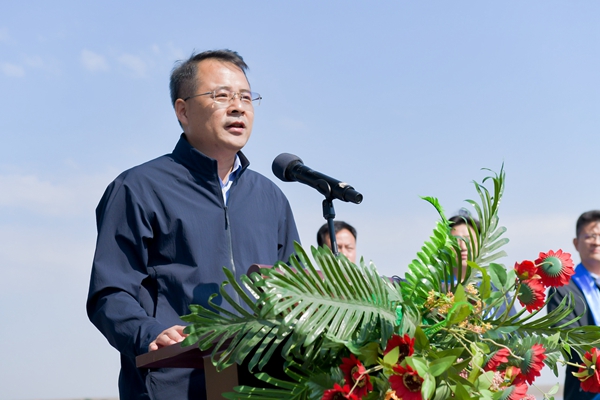 图二，兴和县书记