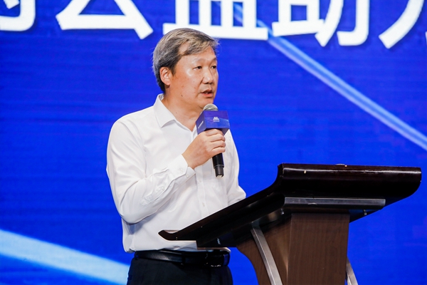 图片二：湖北省乡村振兴局党组成员，副局长崔先华致辞