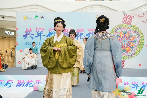 罕见病患者走秀 (2)